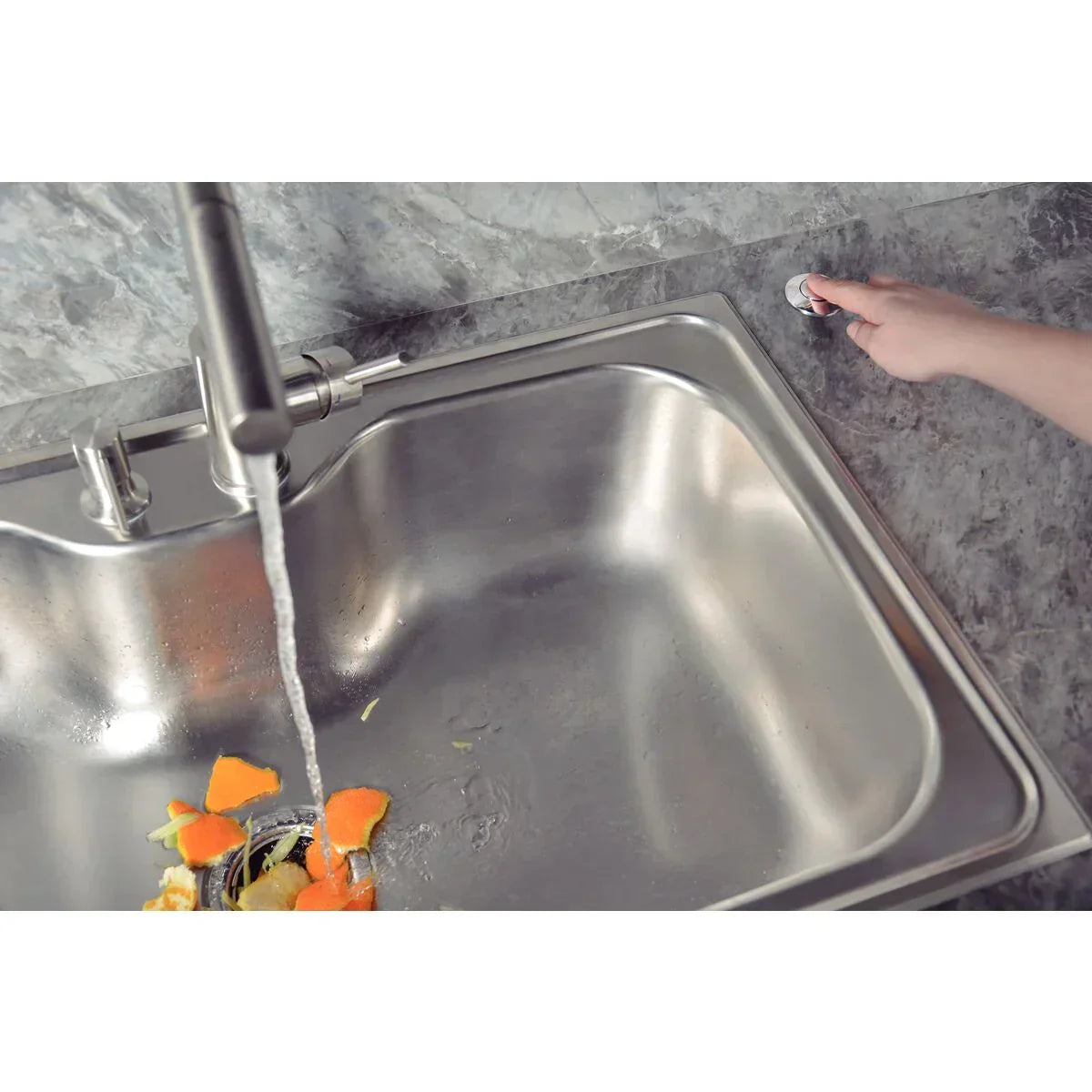 Triturador de Resíduos Alimentares Tramontina para Cubas ou Pias com Furação para Válvula de 4 1/2" com Potência de 0 75 HP 127 V - Versátil