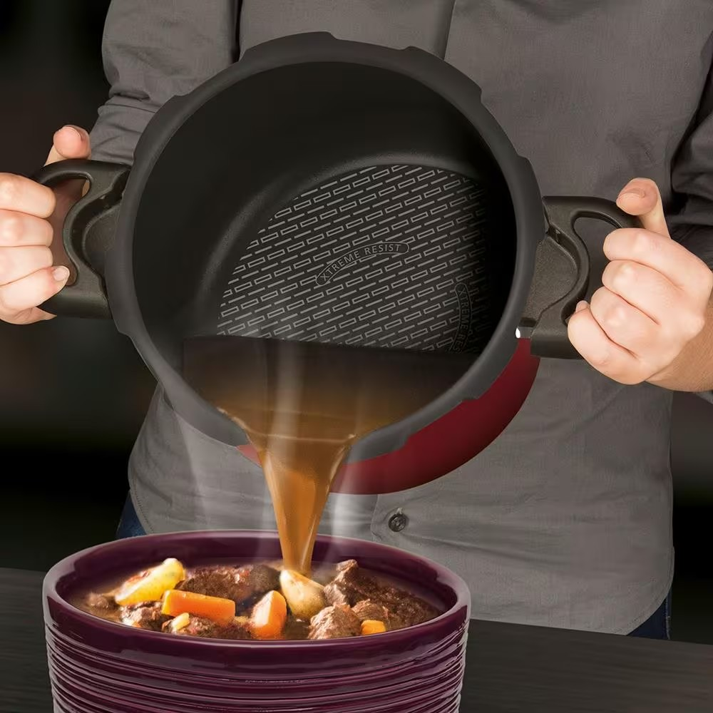 Panela de Pressão 4 5 L Rochedo Clipso Fechamento Externo em Alumínio com Revestimento Antiaderente e 5 Sistemas de Segurança Vermelha - Versátil